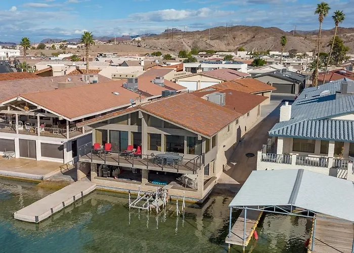 Moovalya Keys | Spacious Riverfront Retreat • Private Dock Parker