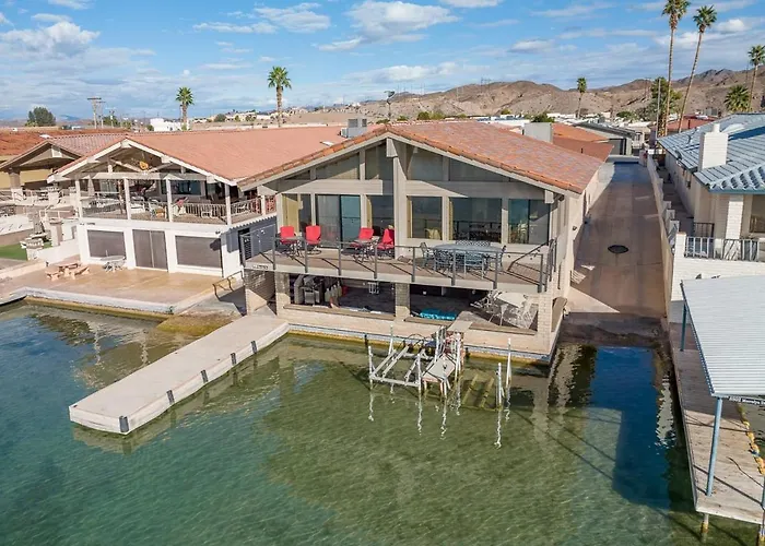 Holiday home Moovalya Keys | Spacious Riverfront Retreat • Private Dock