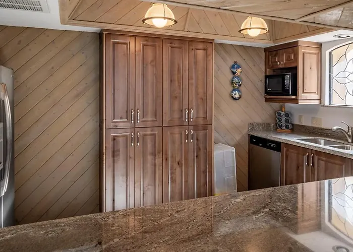Moovalya Keys | Spacious Riverfront Retreat • Private Dock * Parker