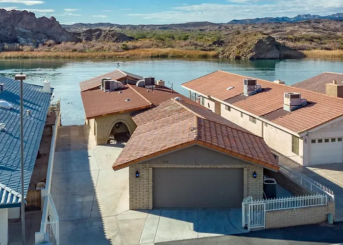 Moovalya Keys | Spacious Riverfront Retreat • Private Dock Holiday home Parker