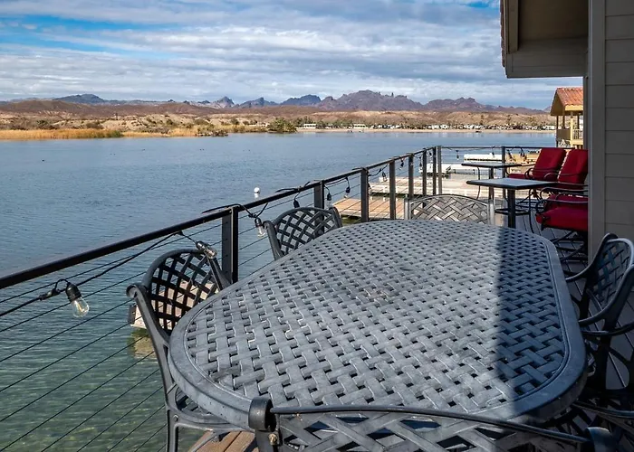 Moovalya Keys | Spacious Riverfront Retreat • Private Dock Holiday home Parker