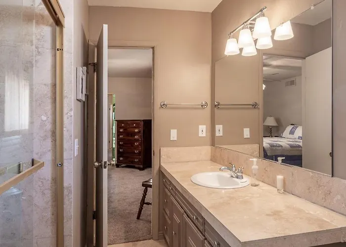 Moovalya Keys | Spacious Riverfront Retreat • Private Dock * Parker