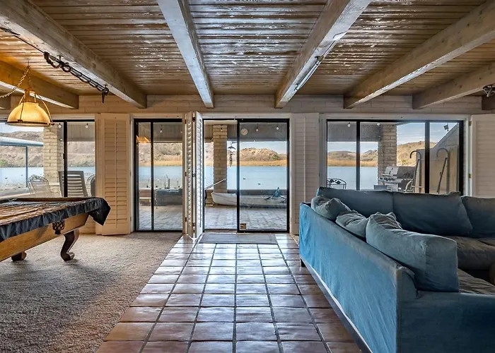 Holiday home Moovalya Keys | Spacious Riverfront Retreat • Private Dock *