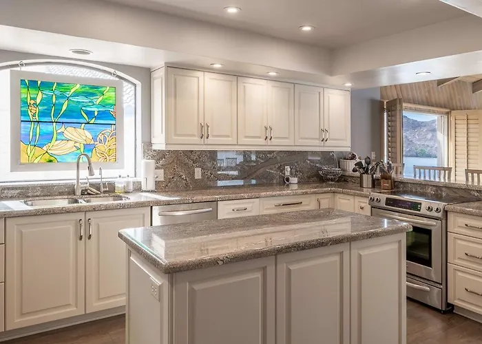 Holiday home Moovalya Keys | Spacious Riverfront Retreat • Private Dock